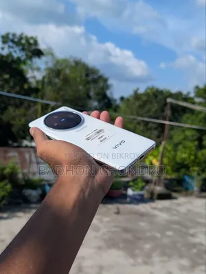 ভিভো এক্স১০০ ২৫৬ জিবি সাদা