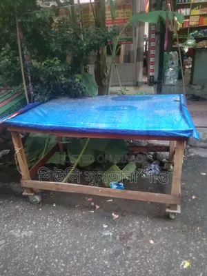 Sturdy table for food parks, street food, or temporary businesses.