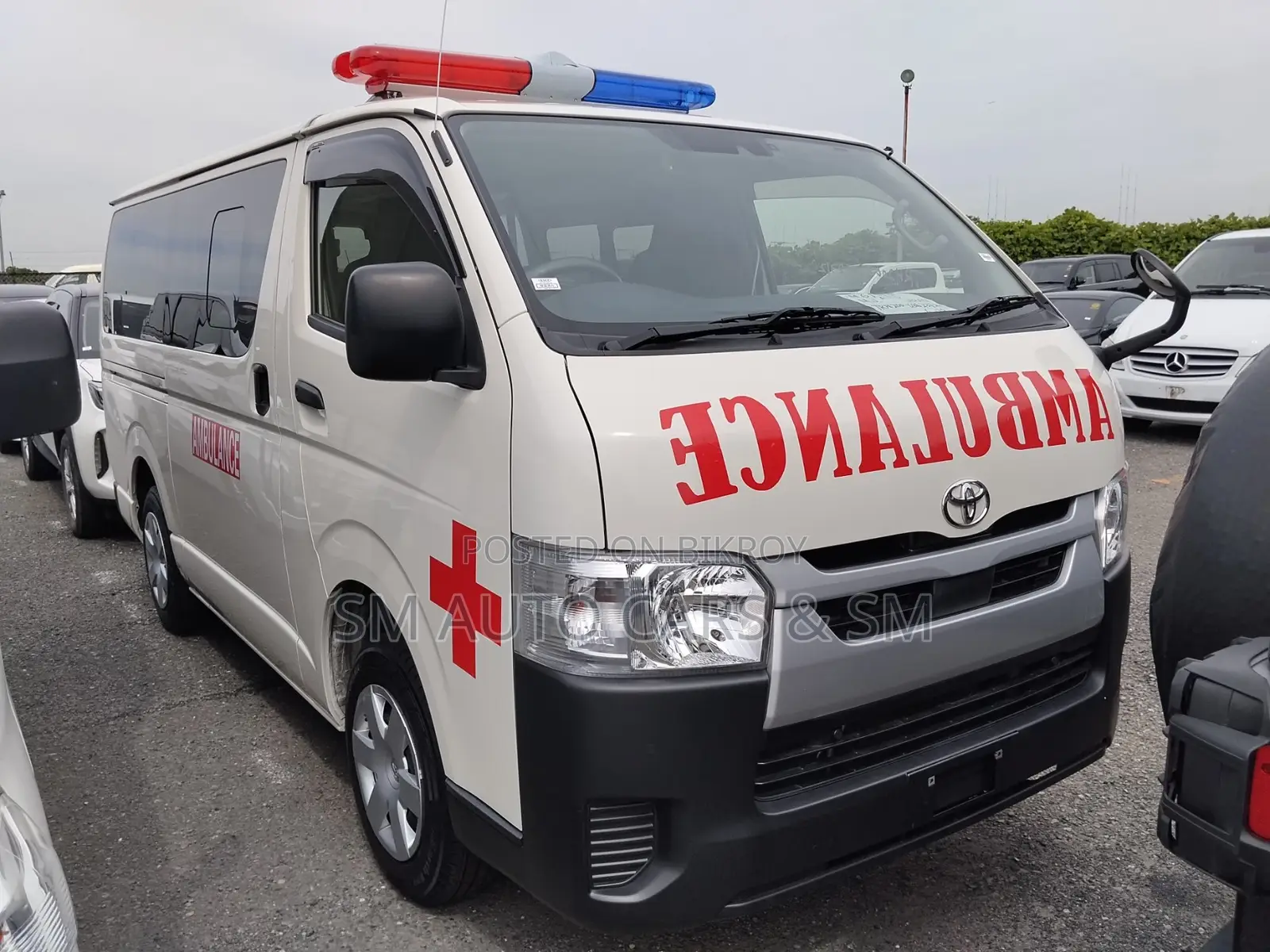 Toyota HiAce 2022 White