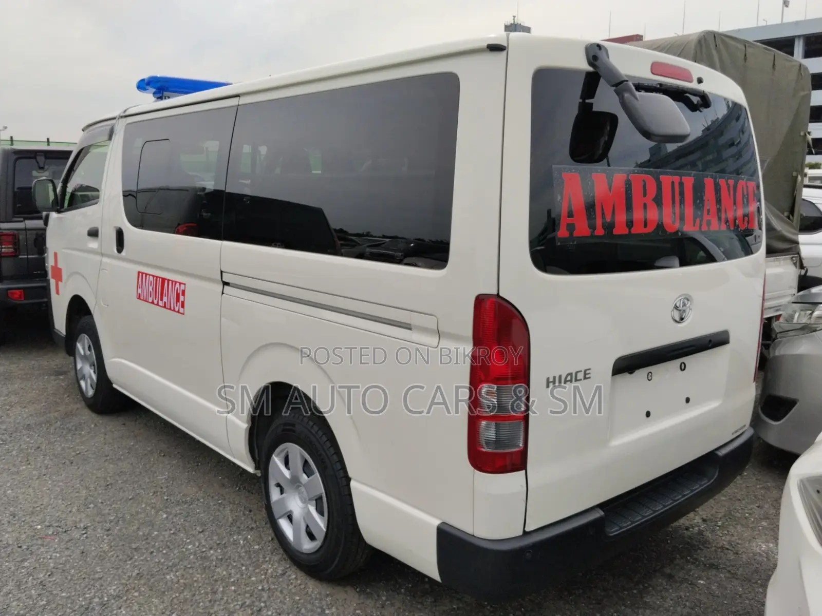 Toyota HiAce 2022 White