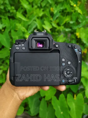 Canon 77 D Body and Lens