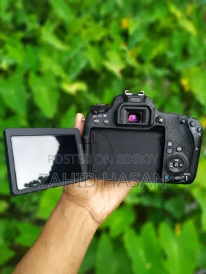 Canon 77 D Body and Lens