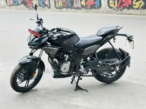 নিউ হিরো এক্সট্রিম ১২৫আর ২০২৫ ব্ল্যাক