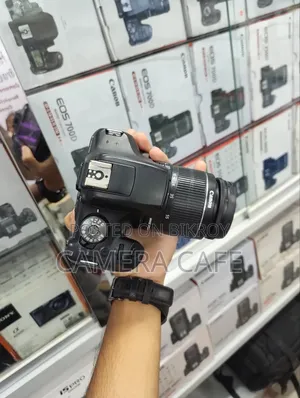 Canon 2000d Body With Canon 18/55mm Is Lens
