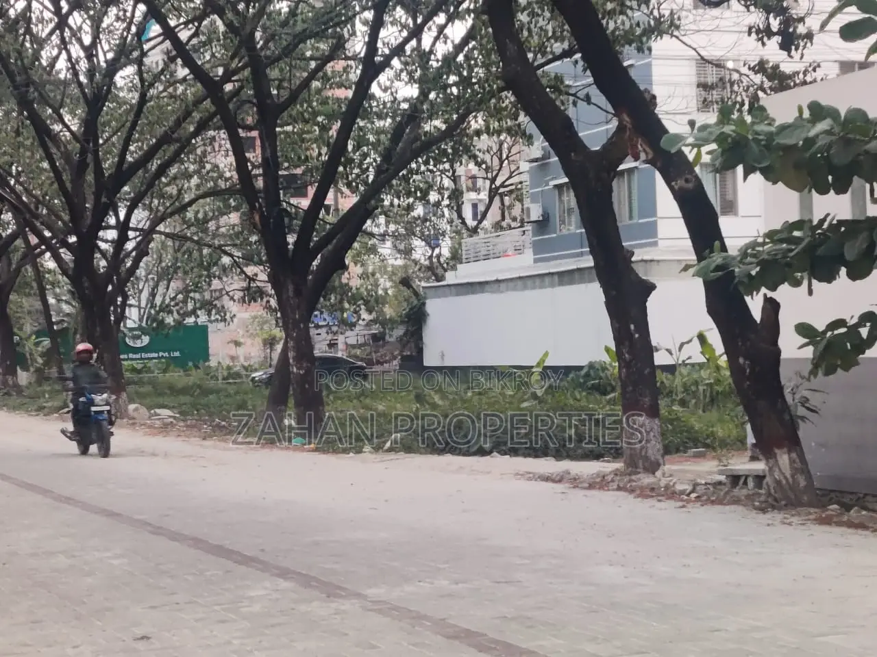 সামনের রাস্তা ৫০ ফুট আই ব্লক ২০ কাঠা প্লট বিক্রয়