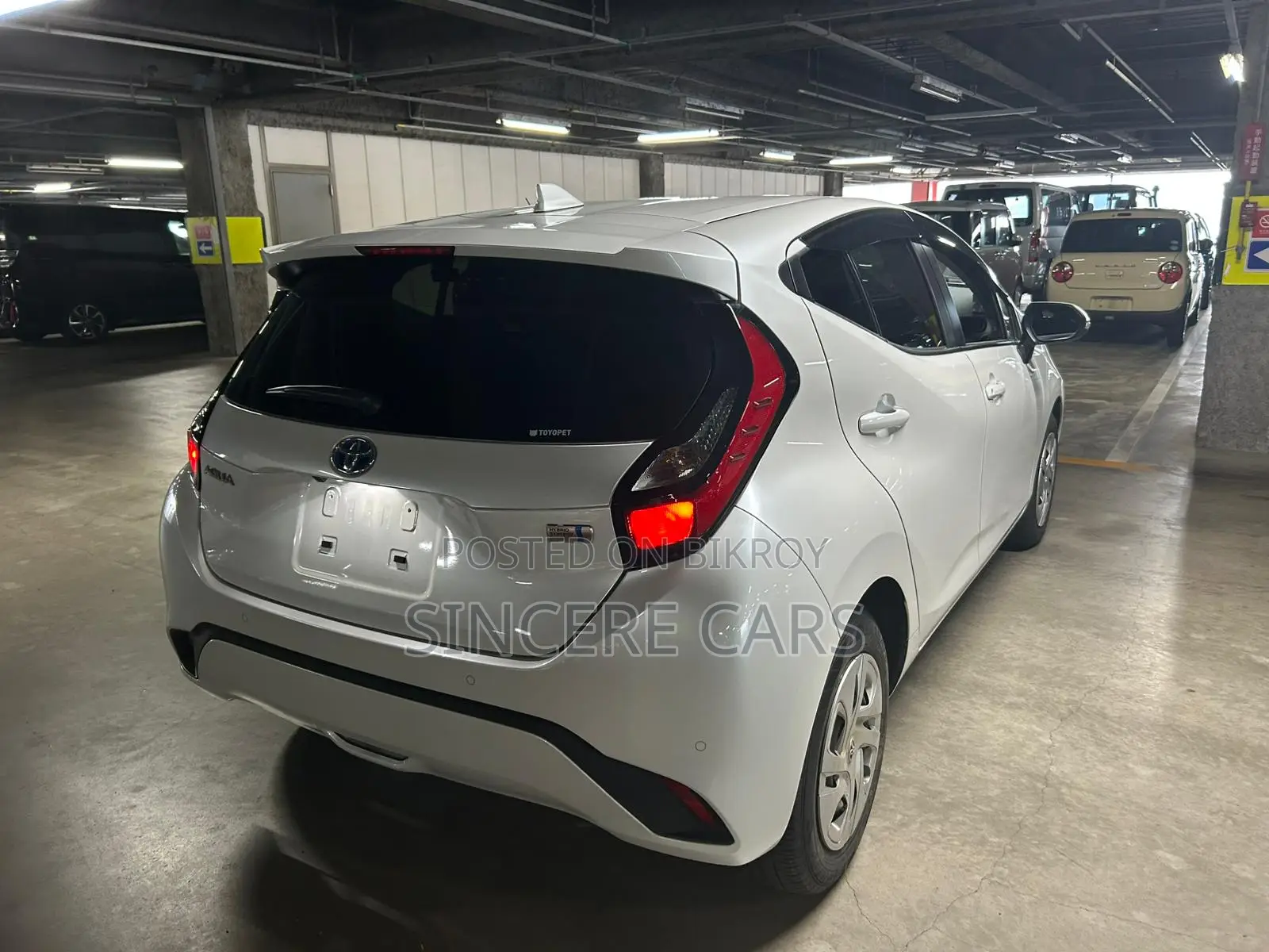 Toyota Aqua 2022 Pearl