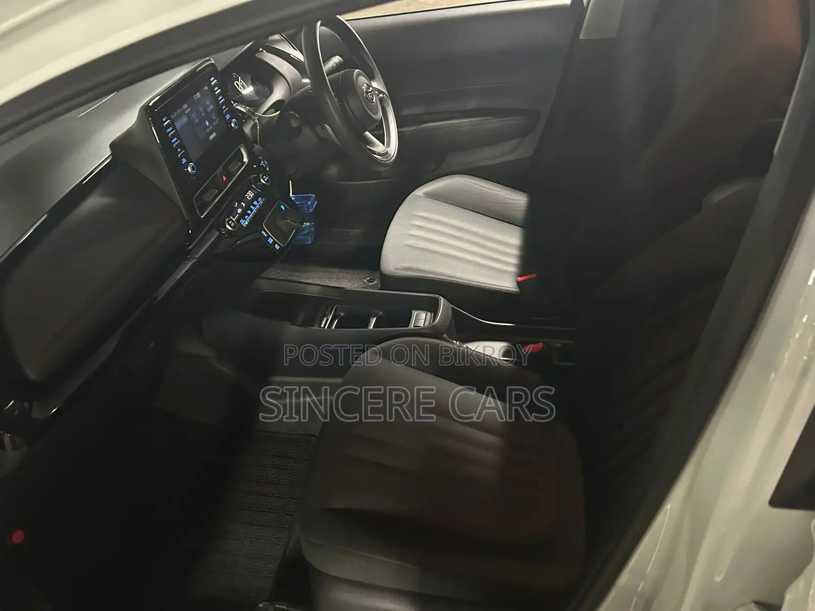 Toyota Aqua 2022 Pearl