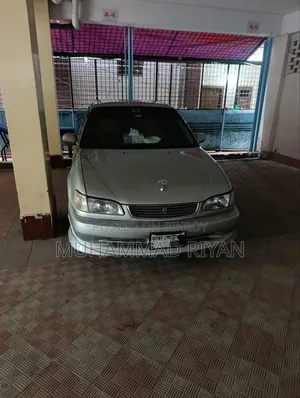 Toyota Corolla 2000 Silver