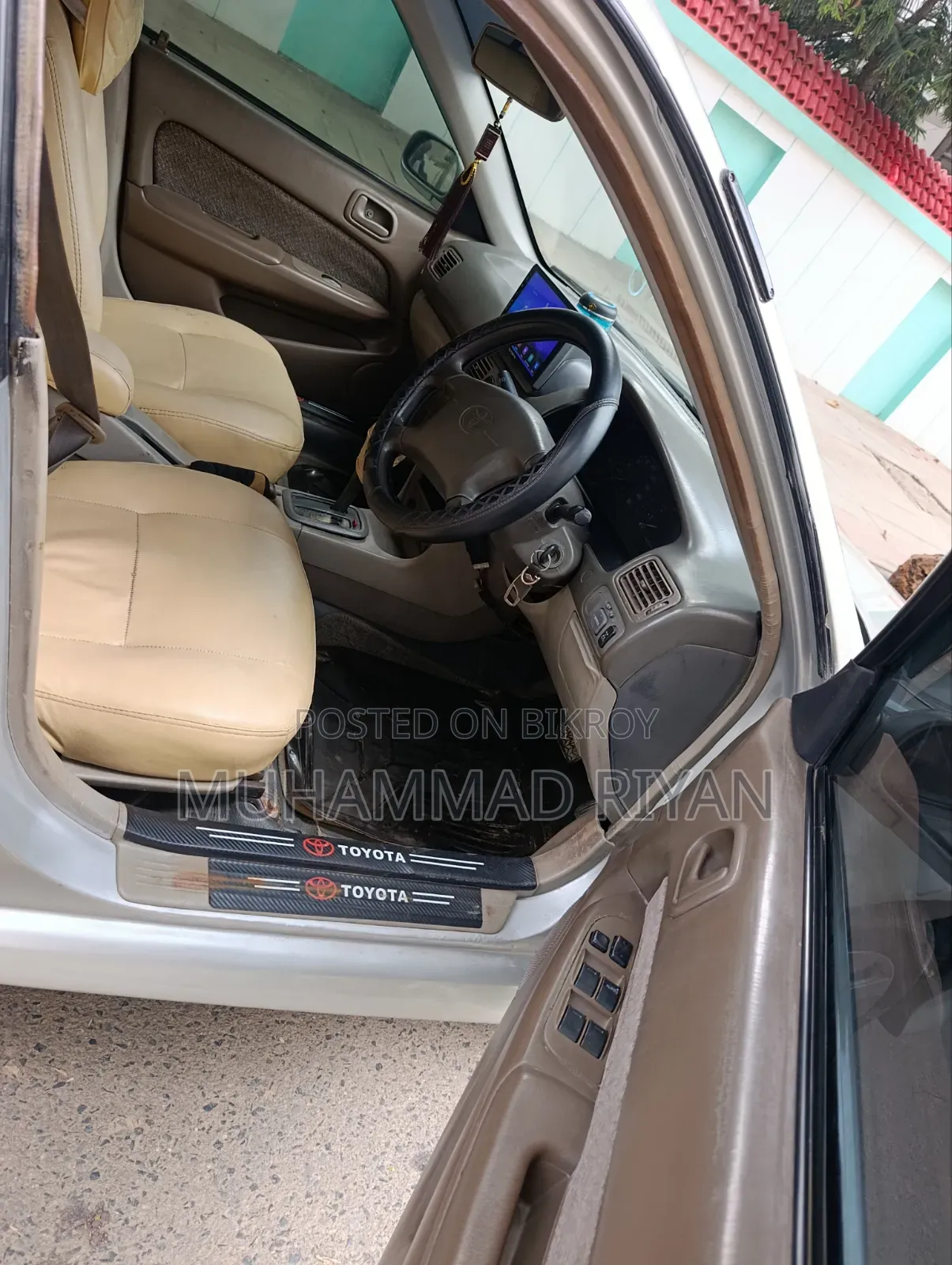 Toyota Corolla 2000 Silver