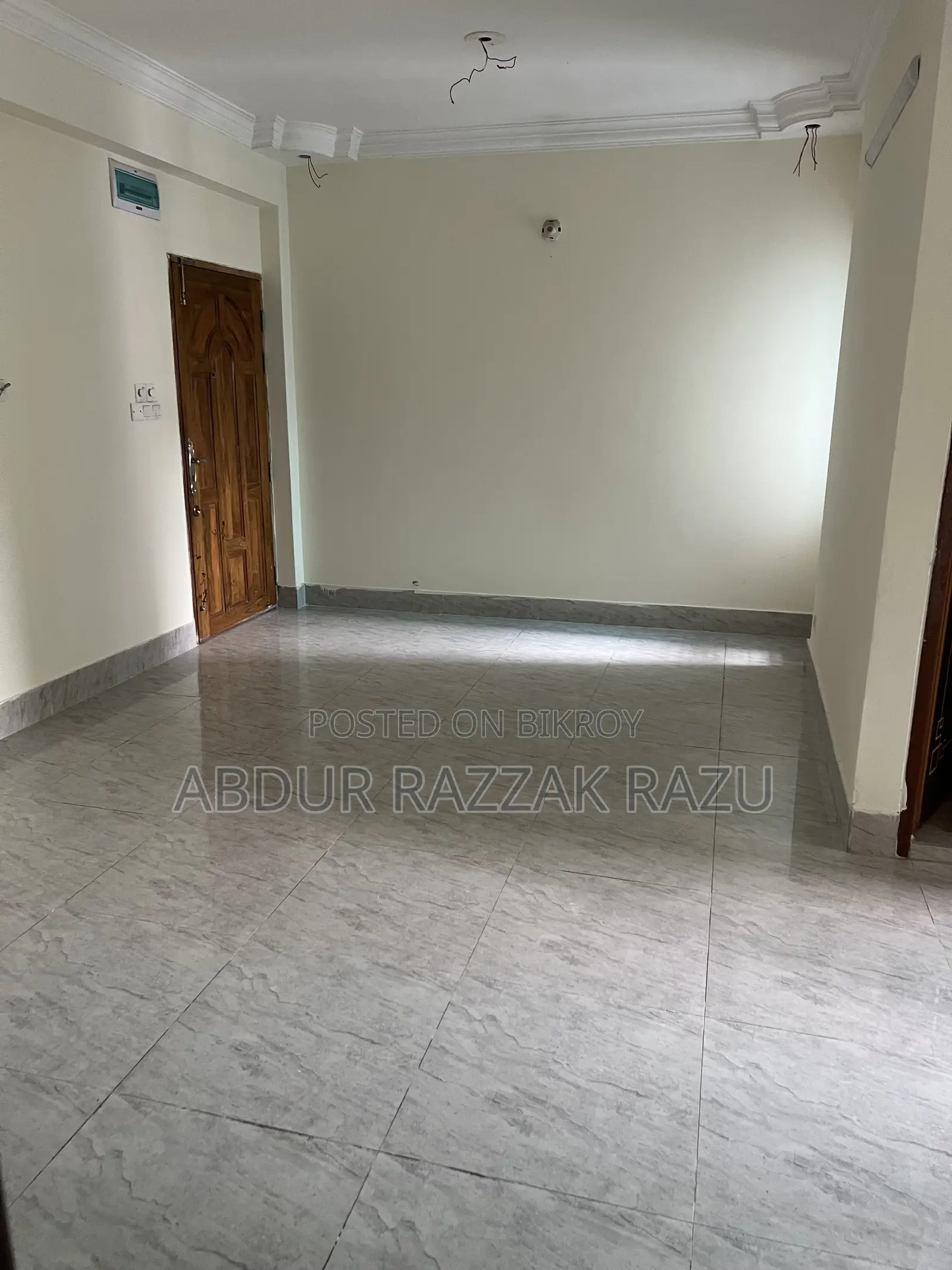 ফার্নিশড ৩ বেডরুমের অ্যাপার্টমেন্ট বিক্রয়ের জন্য