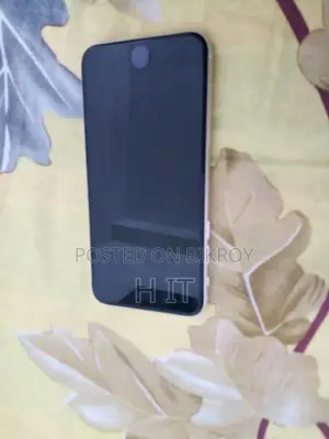 অ্যাপল আইফোন এসই ৬৪ জিবি হোয়াইট