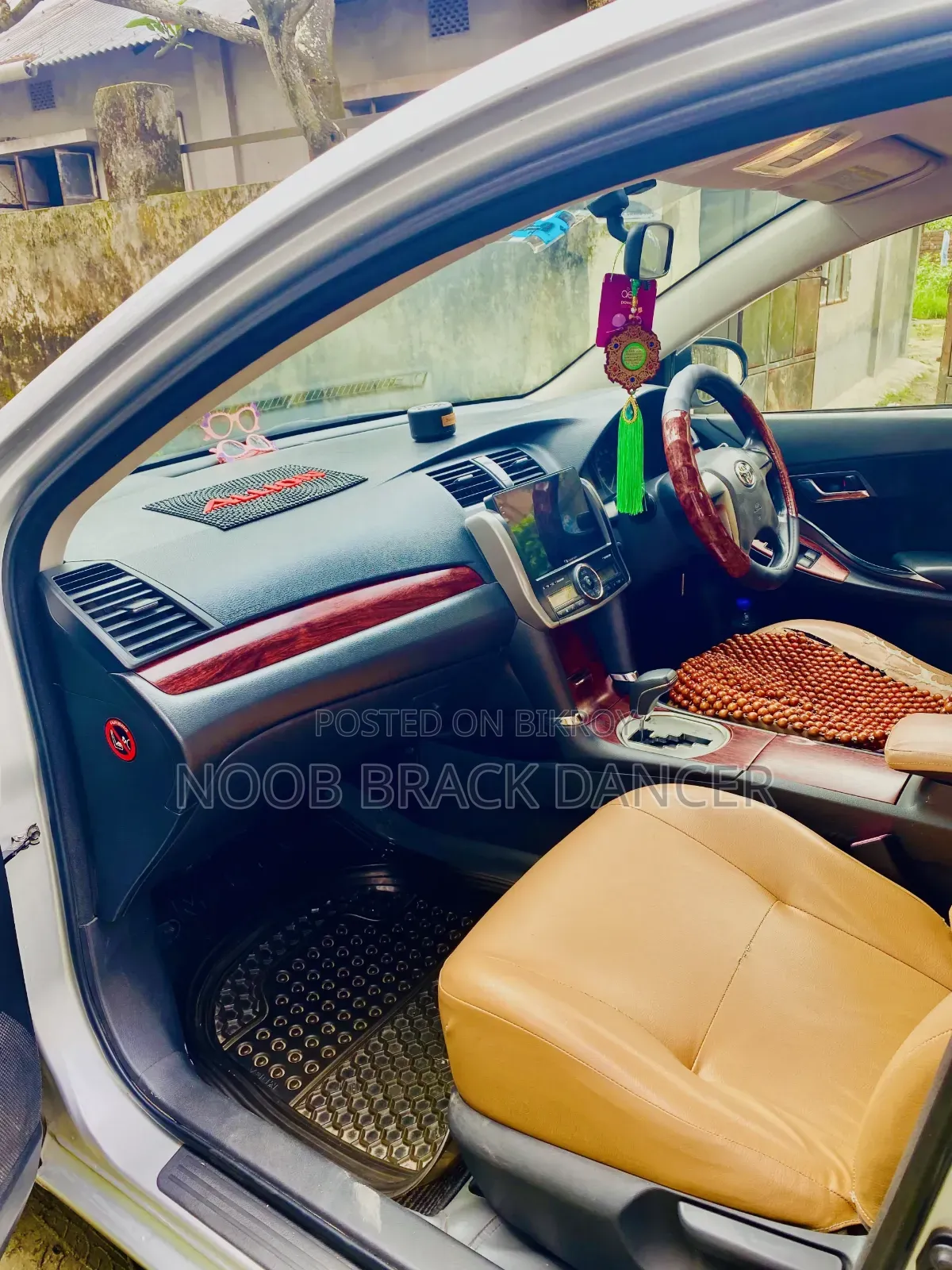 নিউ টয়োটা অ্যালিয়ন ২০১২ সিলভার