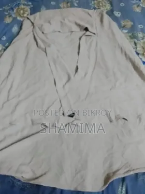 মহিলাদের লম্বা হিজাব এবং নিকাব