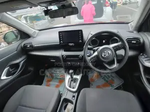 Toyota Yaris Cross 2021 Maroon
