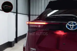 Toyota Yaris Cross 1.5 Hybrid AWD 2022 Red