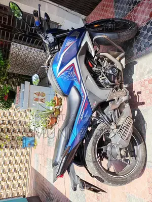 Honda Hornet 2018 Blue