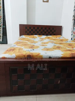 Malaysian processed wood 5/7 feet bed for sale.