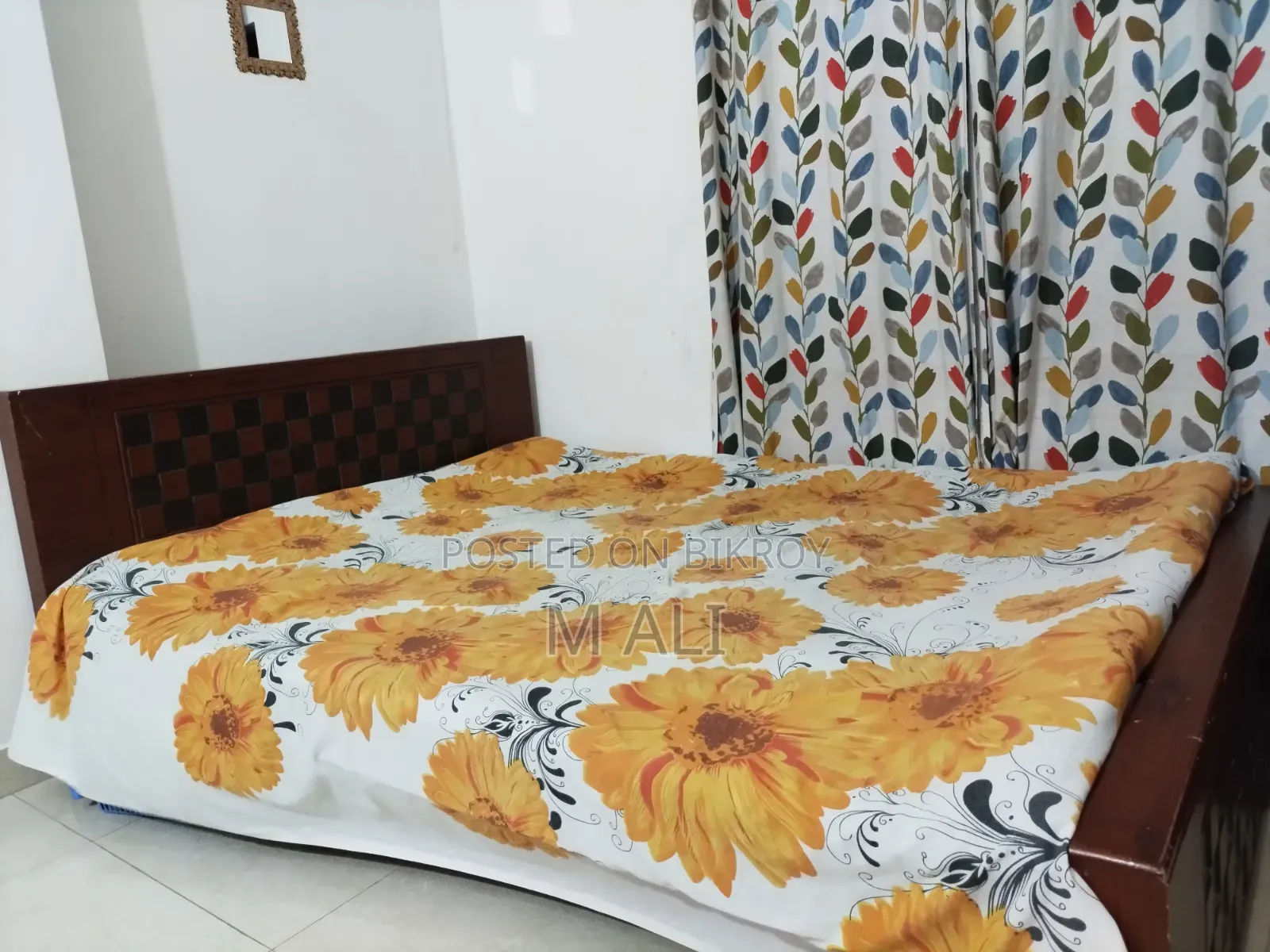 Malaysian processed wood 5/7 feet bed for sale.