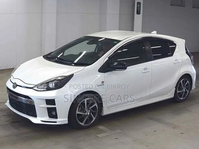 Toyota Aqua 2021 Pearl