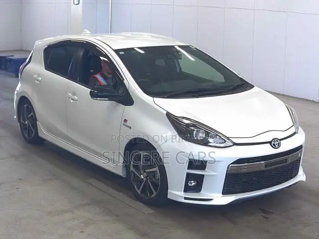 Toyota Aqua 2021 Pearl