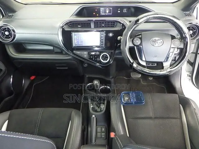 Toyota Aqua 2021 Pearl