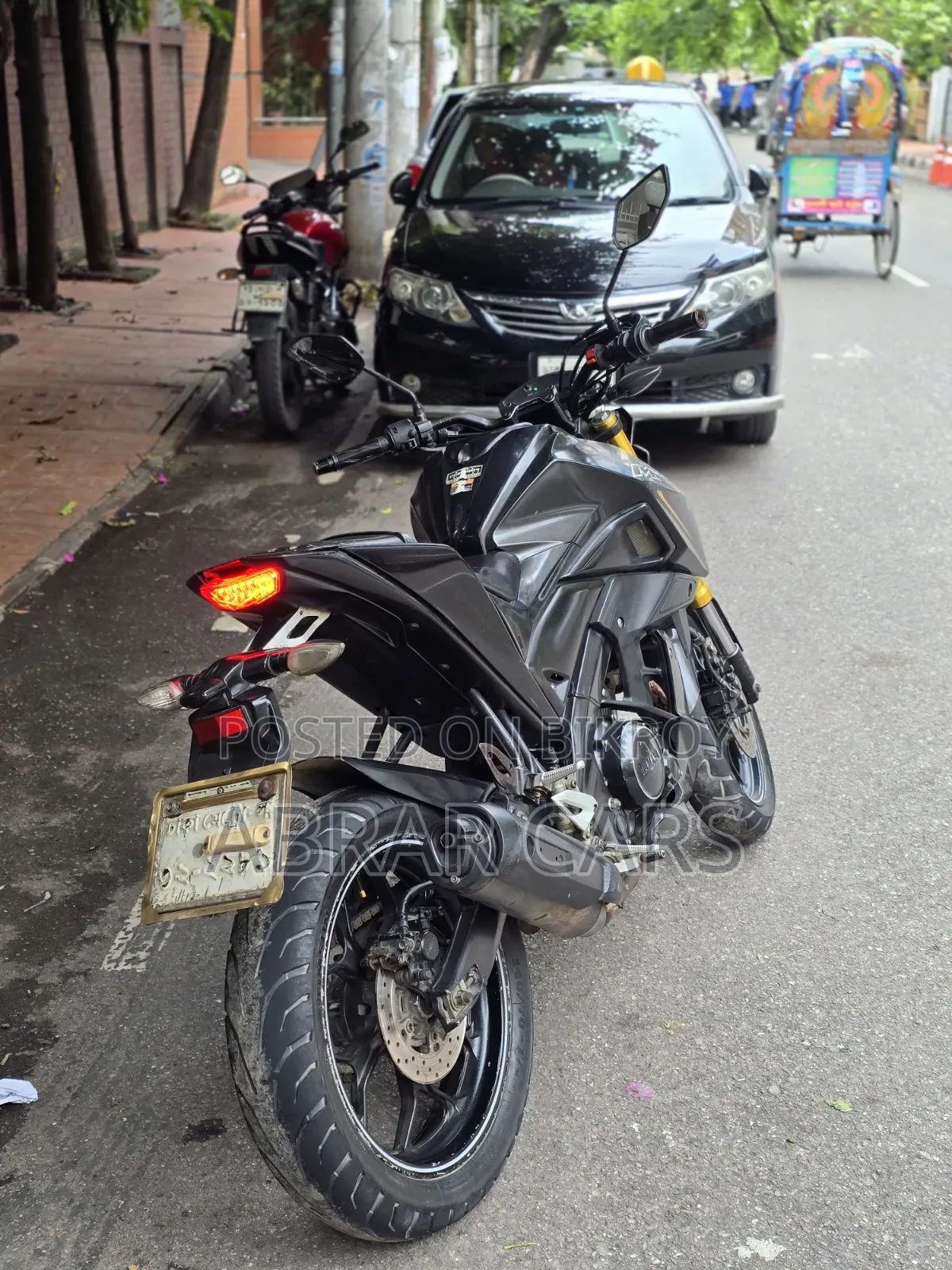 ইয়ামাহা ২০১৬ ব্ল্যাক