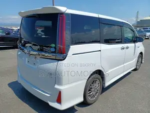 Toyota Noah 1.8 FWD Hybrid (7 seater) 2018 Pearl