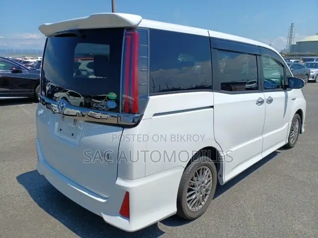 Toyota Noah 1.8 FWD Hybrid (7 seater) 2018 Pearl