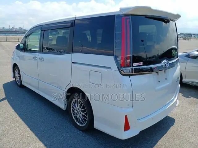 Toyota Noah 1.8 FWD Hybrid (7 seater) 2018 Pearl