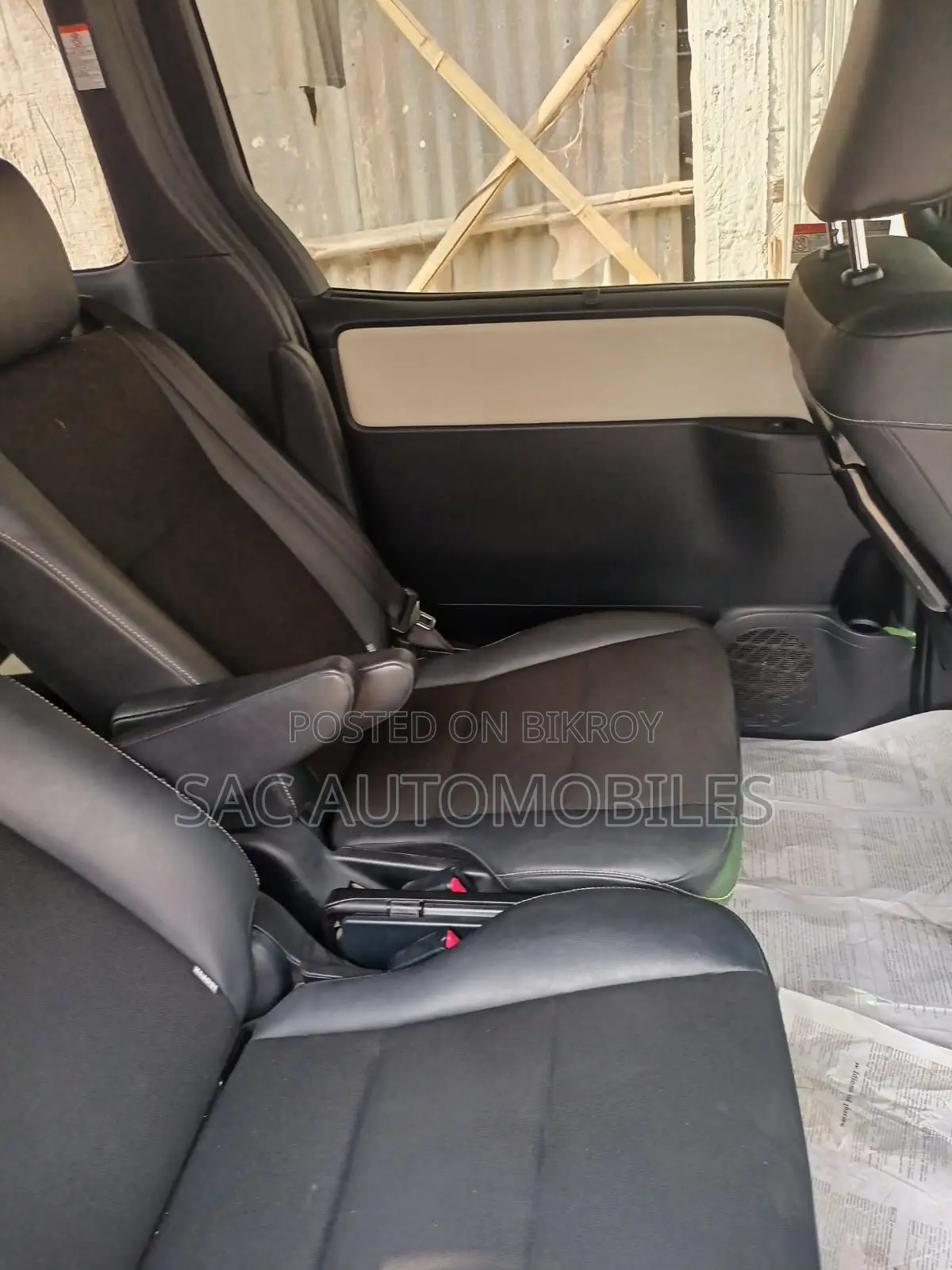 Toyota Noah 1.8 FWD Hybrid (7 seater) 2018 Pearl