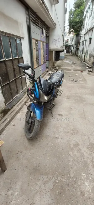 টিভিএস স্ট্রাইকার ১২৫ ২০১৮ নীল