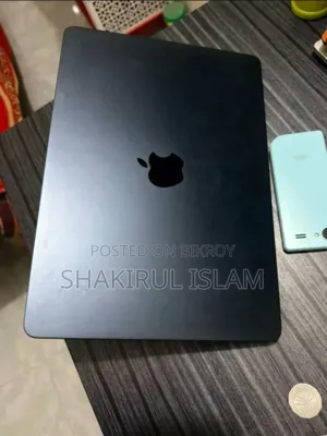 Laptop Apple MacBook Air 2022 M2 8GB Apple M2 SSD 256GB