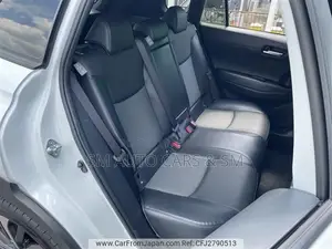 টয়োটা করোলা ক্রস ২০২১ পার্ল