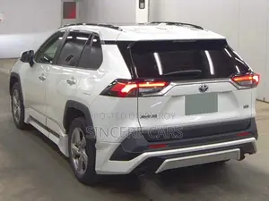 Toyota RAV4 2021 Pearl