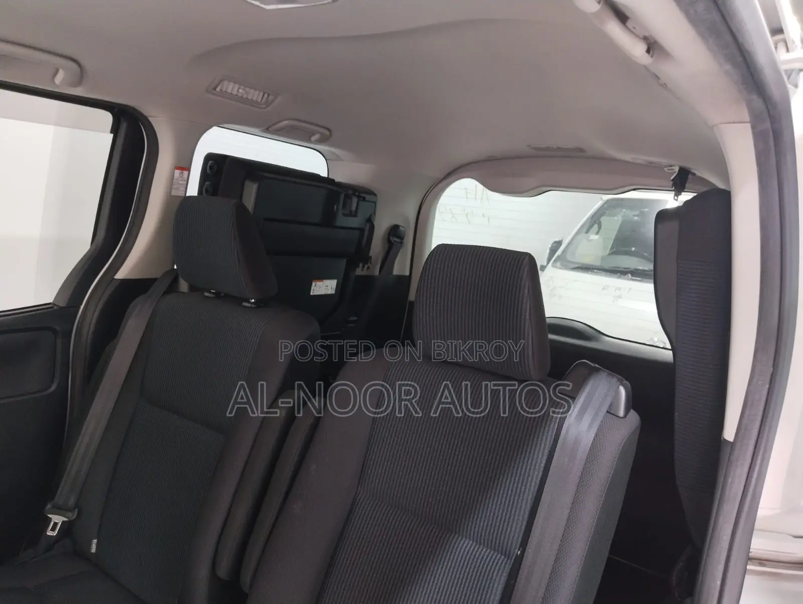 Toyota Noah 2021 Pearl