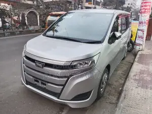 টয়োটা নোয়া ২০২১ সিলভার