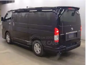 Toyota HiAce 2022 Black