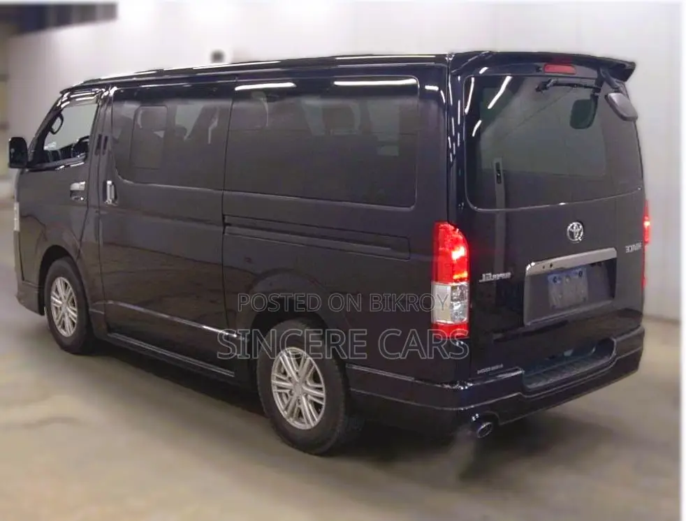 Toyota HiAce 2022 Black
