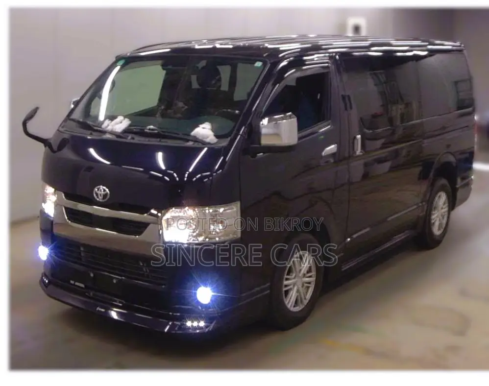 Toyota HiAce 2022 Black