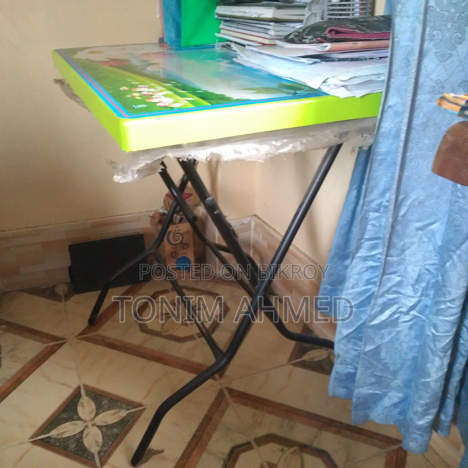 Folding Table, Selling Price-1000