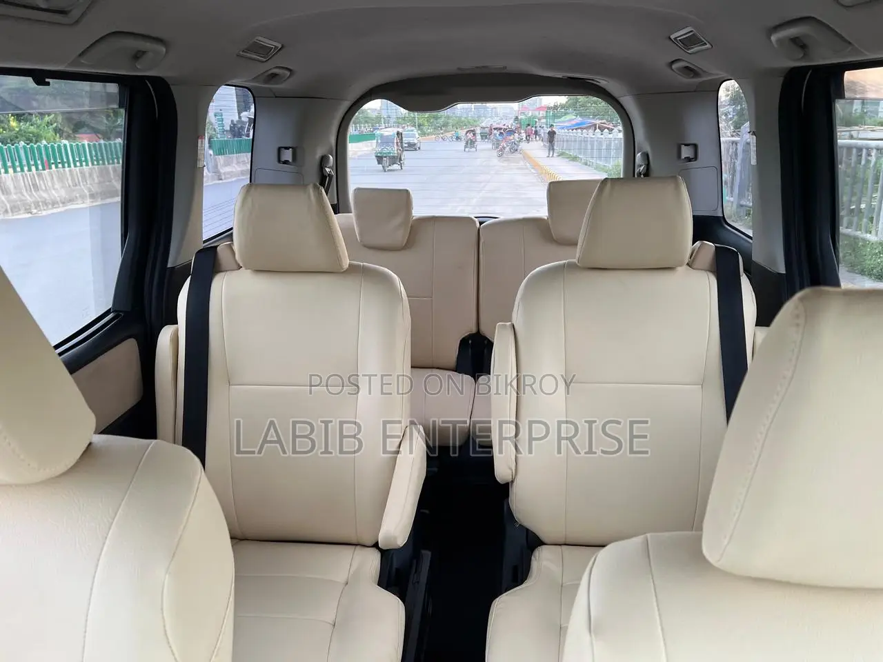 Toyota Noah 1.8 FWD Hybrid (7 seater) 2014 Pearl