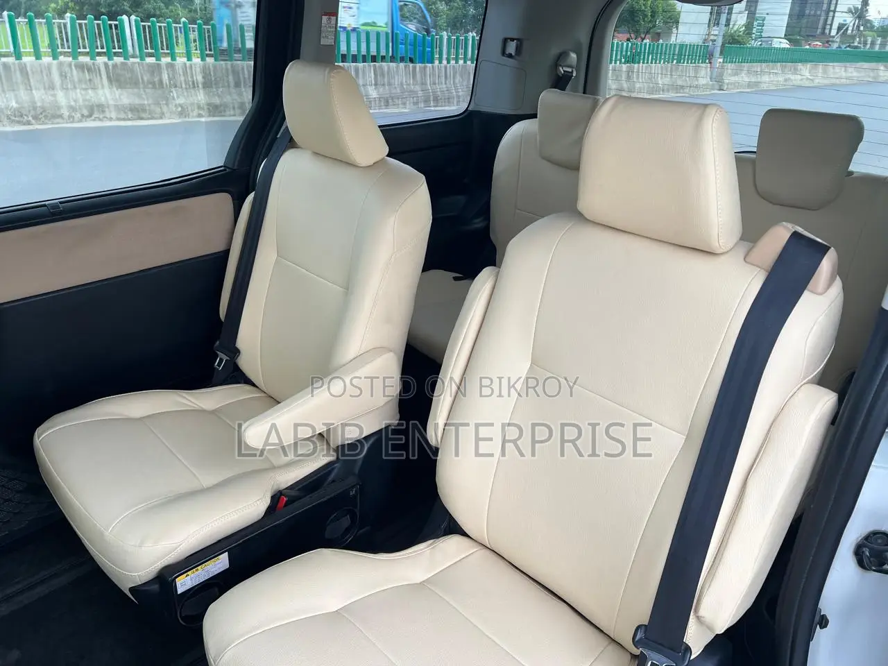 Toyota Noah 1.8 FWD Hybrid (7 seater) 2014 Pearl