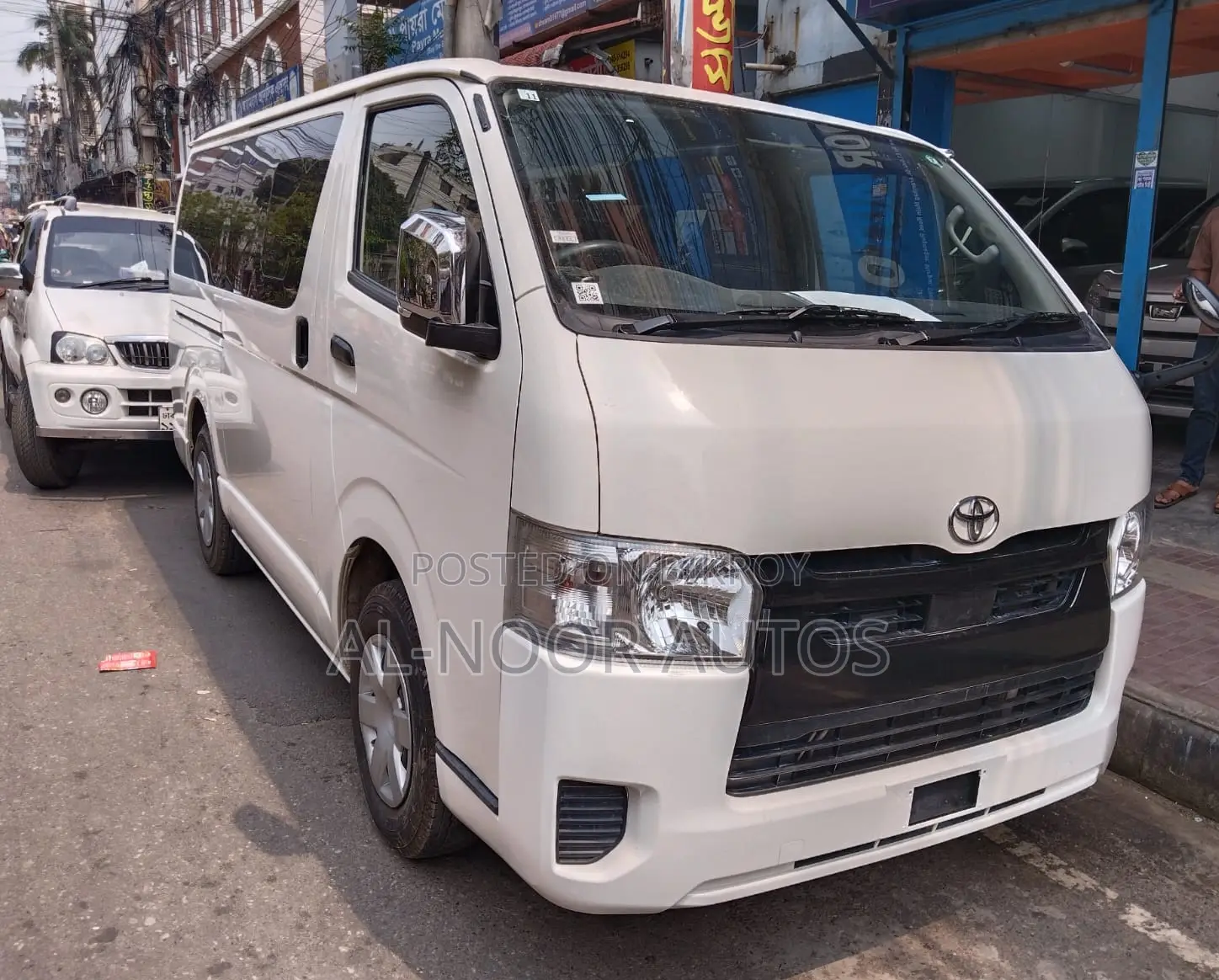 Toyota HiAce 2021 White