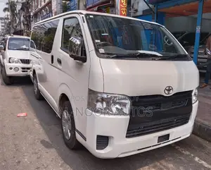 Toyota HiAce 2021 White