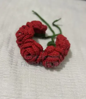হাতে তৈরি ক্রোশেট আইটেম
