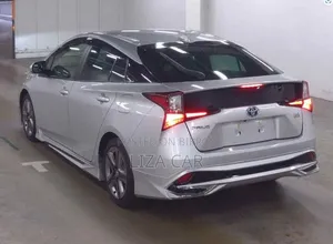 Toyota Prius 2021 Silver