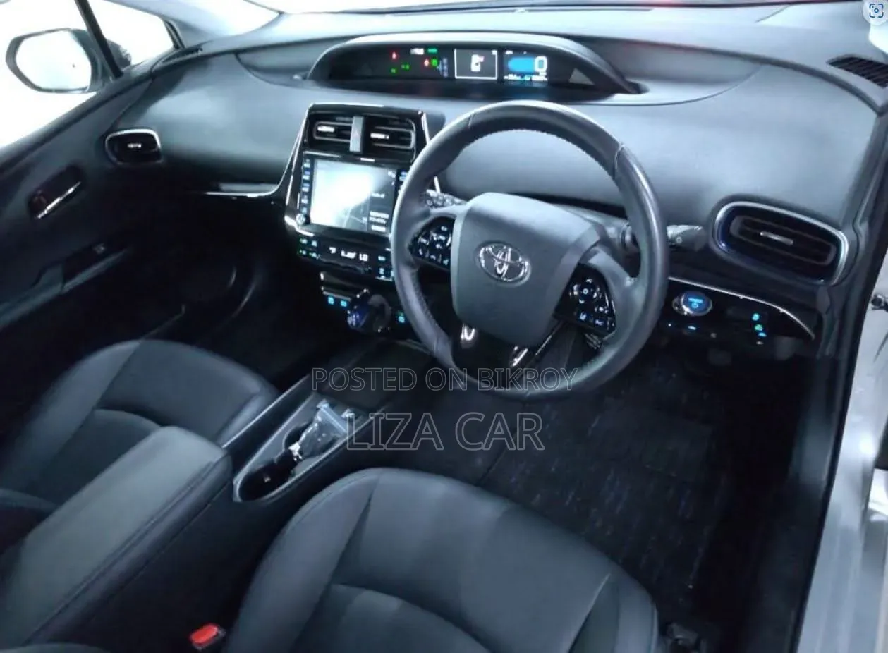 Toyota Prius 2021 Silver