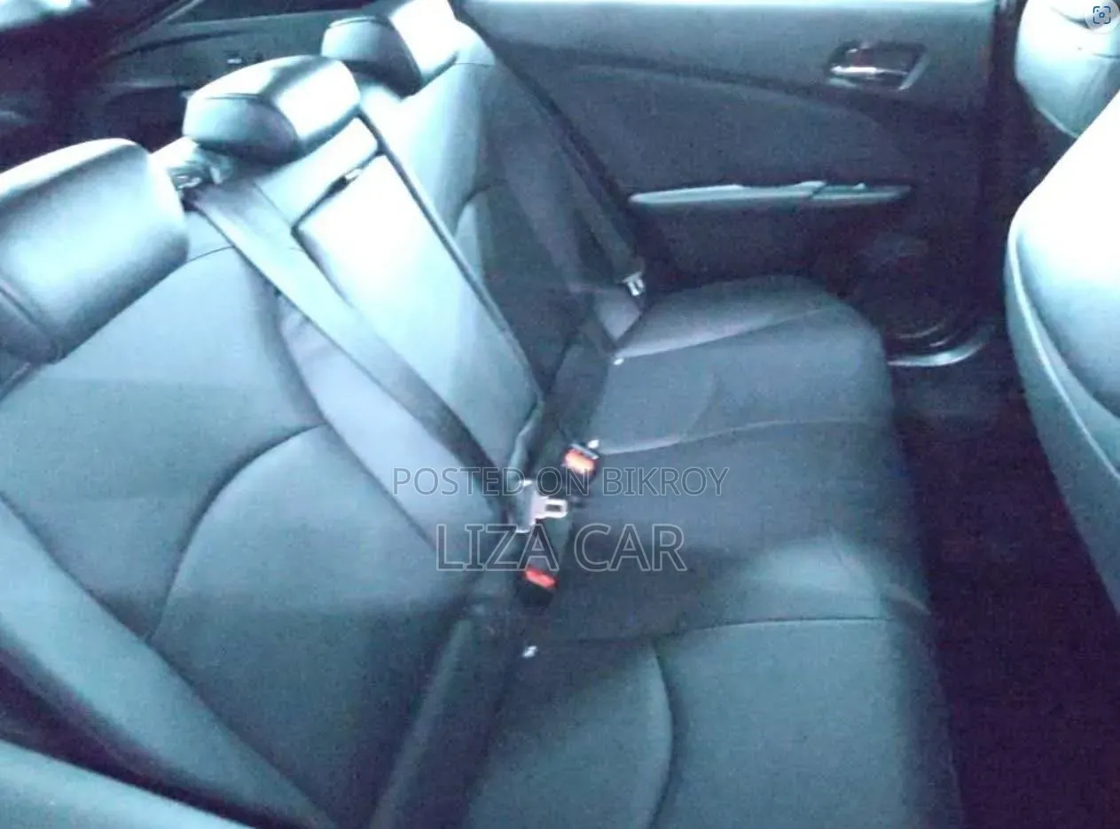 Toyota Prius 2021 Silver