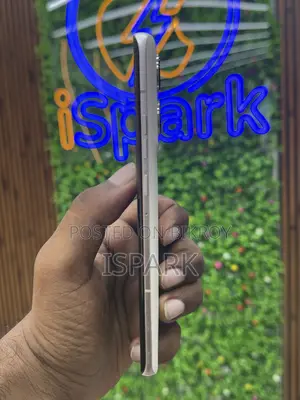 মটোরোলা এজ ৫০ প্রো ২৫৬ জিবি