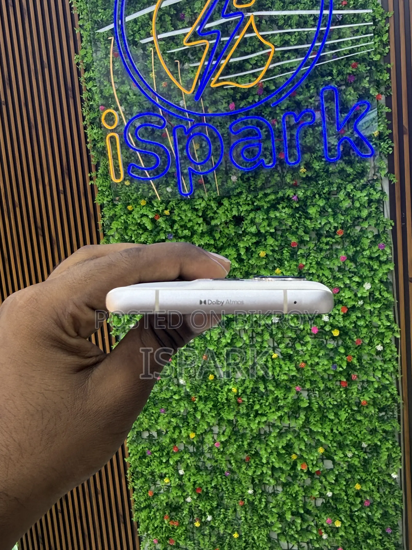 মটোরোলা এজ ৫০ প্রো ২৫৬ জিবি